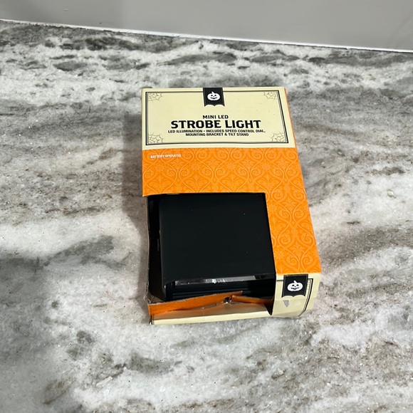 MINI LED STROBE LIGTH NWT - Picture 1 of 3